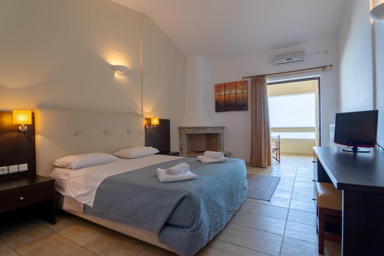 ホテル Casa Laios Paralia Chiliadou エクステリア 写真