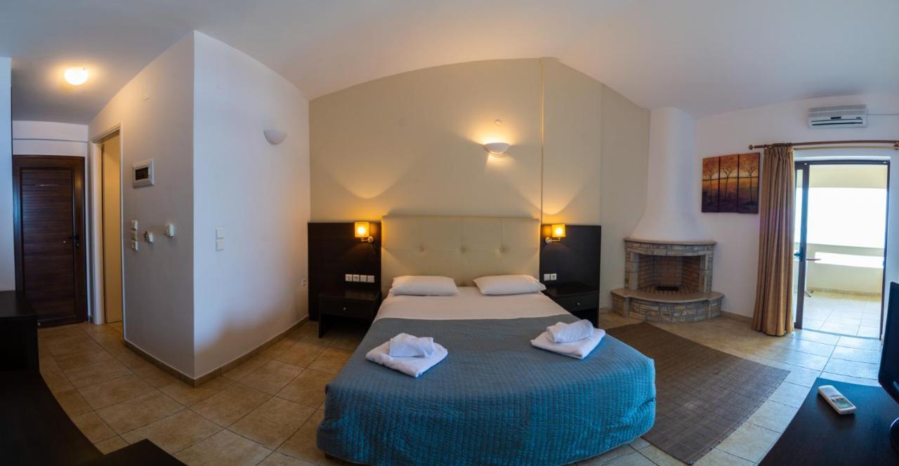 ホテル Casa Laios Paralia Chiliadou エクステリア 写真